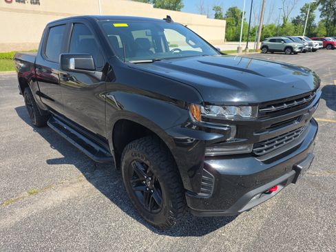 Used 2019 Chevrolet Silverado 1500 LT Trail Boss AWD/4WD image 2