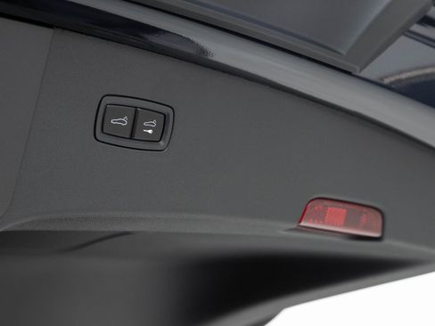 Used 2025 Porsche Cayenne Turbo image 30