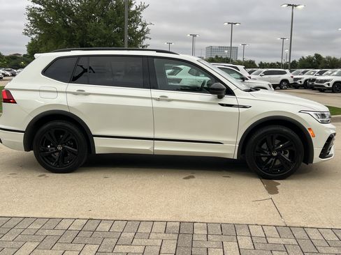 Used 2024 Volkswagen Tiguan SE R-Line image 11
