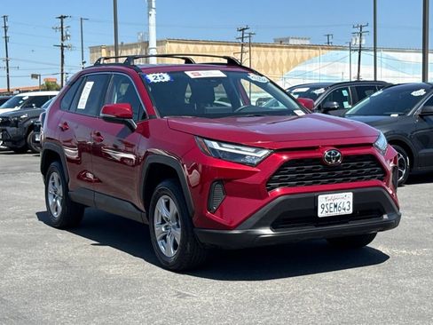 Used 2025 Toyota RAV4 XLE w/ Convenience Package FWD image 2