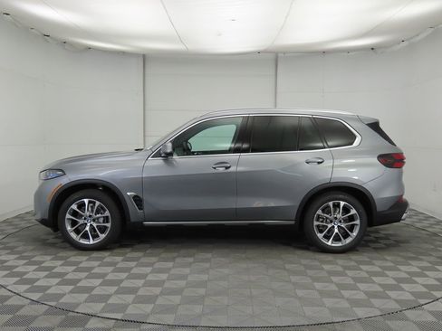 Used 2026 BMW X5 sDrive40i w/ Parking Assistance Package image 9