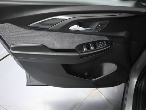 Used 2023 Chevrolet TrailBlazer LT FWD image 21