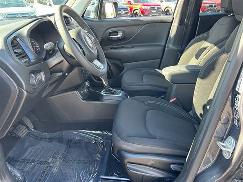 Used 2023 Jeep Renegade Altitude image 5