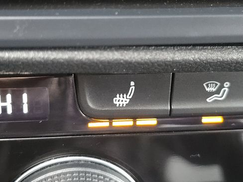 Used 2024 Volkswagen Jetta SE image 10