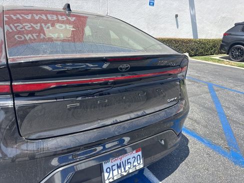 Used 2023 Toyota Prius XLE FWD image 3
