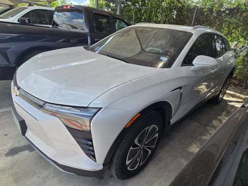 Certified 2023 Chevrolet Blazer RS FWD image 2