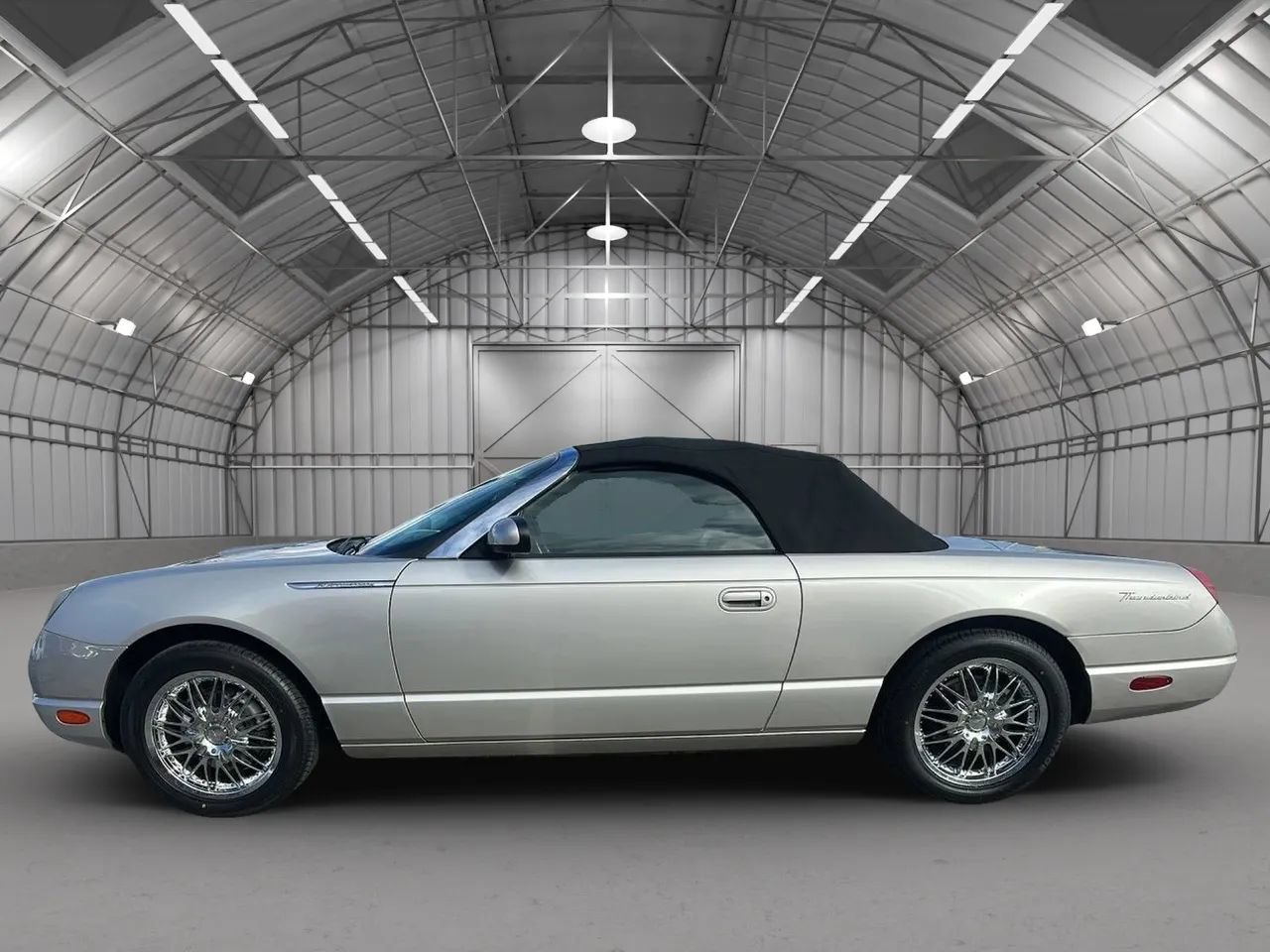Used 2005 Ford Thunderbird RWD image 5