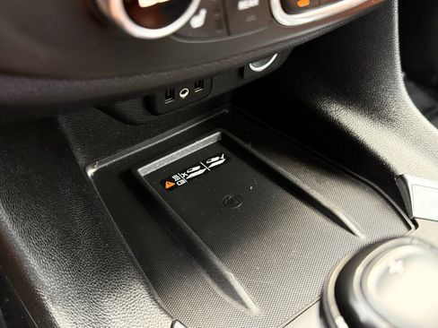 Used 2018 Chevrolet Traverse High Country AWD/4WD image 43