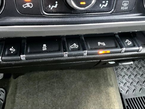 Used 2016 Chevrolet Silverado 1500 LT w/ All Star Edition image 28