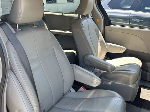 Used 2013 Toyota Sienna XLE w/ Entertainment Pkg AWD/4WD image 23