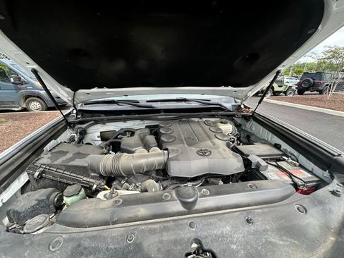 Used 2016 Toyota 4Runner SR5 AWD/4WD image 14