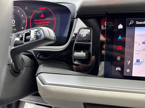 Used 2024 Porsche Cayenne S image 58