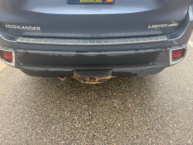 Used 2018 Toyota Highlander Limited AWD/4WD image 7