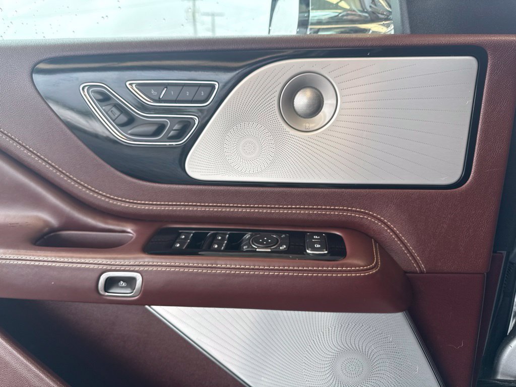 Certified 2021 Lincoln Aviator Black Label w/ Dynamic Handling Package AWD/4WD image 37