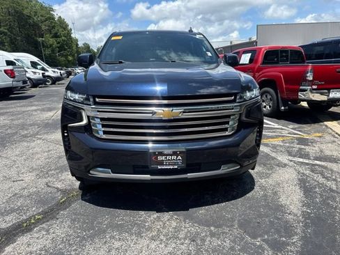 Used 2023 Chevrolet Suburban High Country AWD/4WD image 2