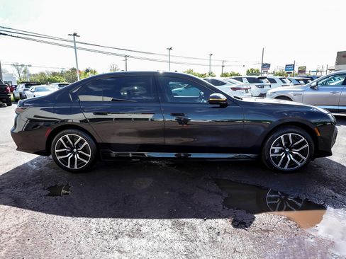 Used 2024 BMW 750e xDrive w/ Premium Package AWD/4WD image 52