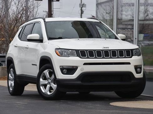 Used 2019 Jeep Compass Latitude image 4