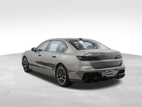 Used 2025 BMW 760i xDrive 760i xDrive w/ Executive Package image 3