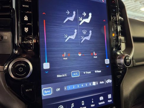 Used 2023 RAM 1500 Big Horn AWD/4WD image 30