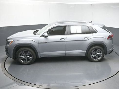 Used 2024 Volkswagen Atlas Cross Sport SEL R-Line AWD/4WD image 46