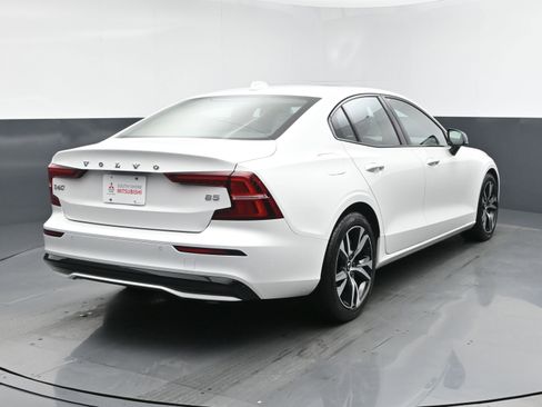 Used 2024 Volvo S60 B5 Core image 22