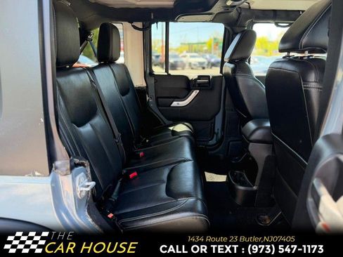 Used 2015 Jeep Wrangler Unlimited Rubicon w/ Dual Top Group AWD/4WD image 20