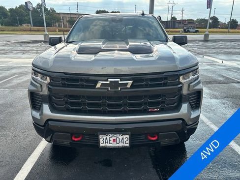 Used 2025 Chevrolet Silverado 1500 LT Trail Boss w/ Convenience Package II AWD/4WD image 2