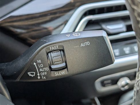 Used 2021 BMW X6 xDrive40i w/ M Sport Package image 23