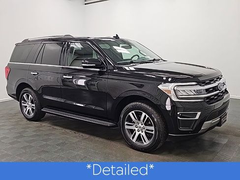 Used 2024 Ford Expedition Limited image 3