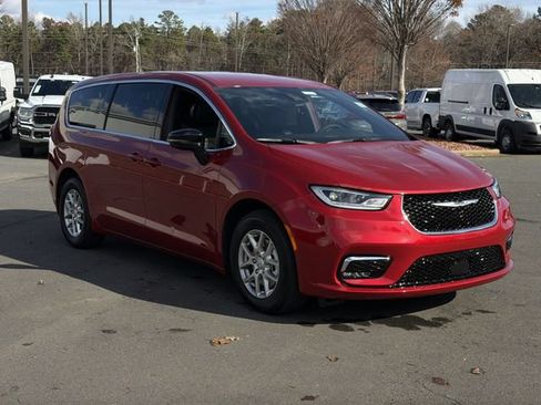 New 2026 Chrysler Pacifica Select FWD image 14