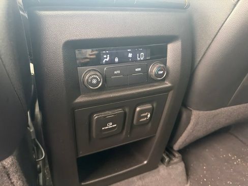 Used 2019 Chevrolet Traverse RS AWD/4WD image 31