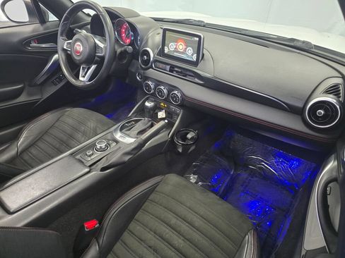 Used 2017 FIAT 124 Spider Abarth RWD image 10