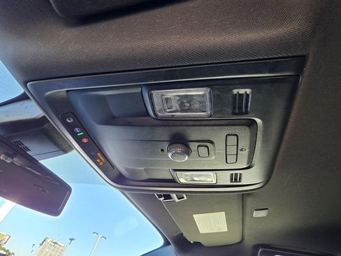 Used 2021 Chevrolet Tahoe LT image 28