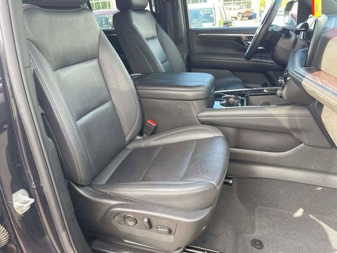 Used 2025 Chevrolet Tahoe LT image 27