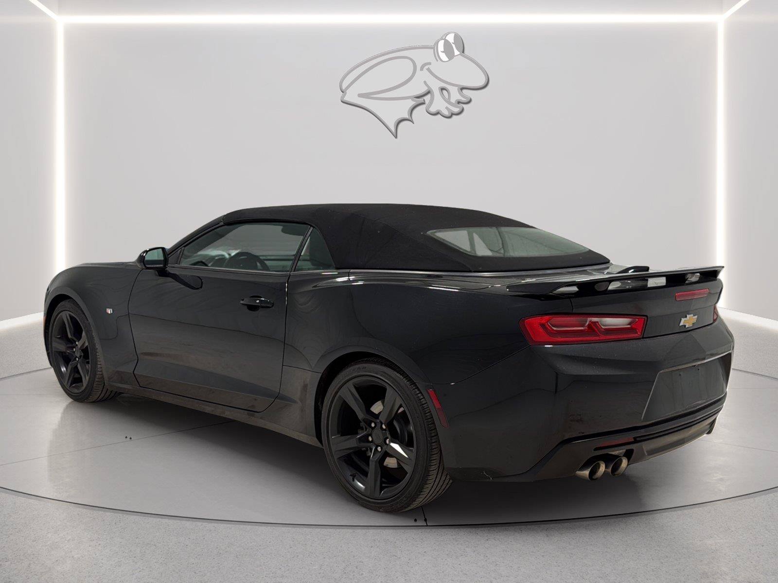 Used 2017 Chevrolet Camaro LT w/ Technology Package RWD image 3
