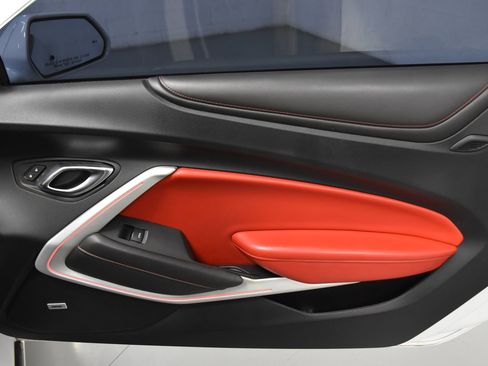 Used 2020 Chevrolet Camaro SS RWD image 13