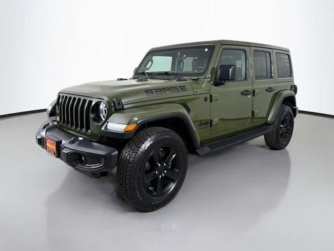Used 2021 Jeep Wrangler Unlimited Sahara AWD/4WD image 3