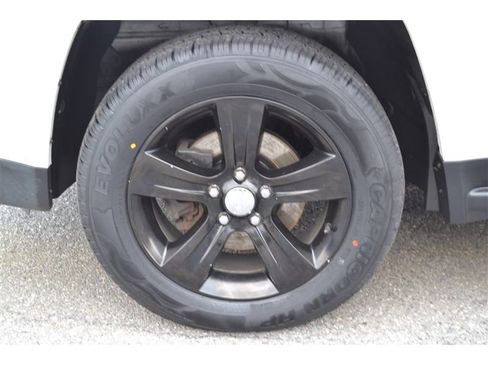 Used 2016 Jeep Compass High Altitude image 32