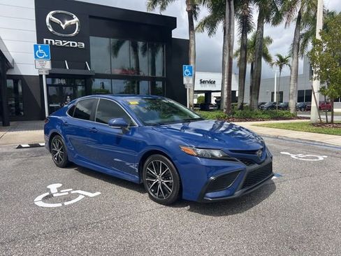 Used 2023 Toyota Camry SE FWD image 5