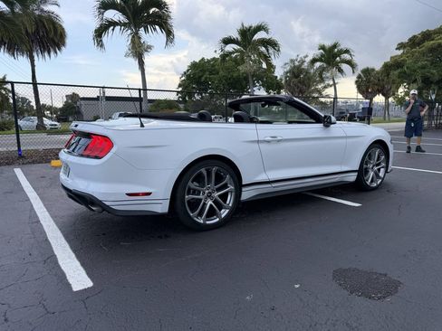 Used 2022 Ford Mustang Premium RWD image 3