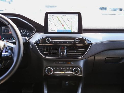 Used 2022 Ford Escape SE w/ SE Sport Appearance Package image 13