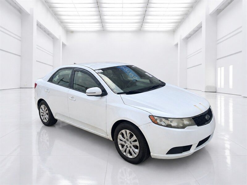 Used 2013 Kia Forte EX FWD image 2