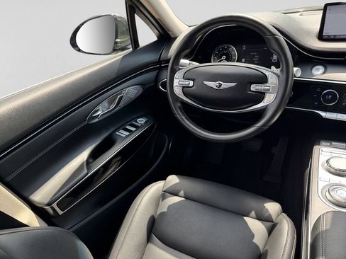 Used 2025 Genesis GV70 2.5T AWD/4WD image 18