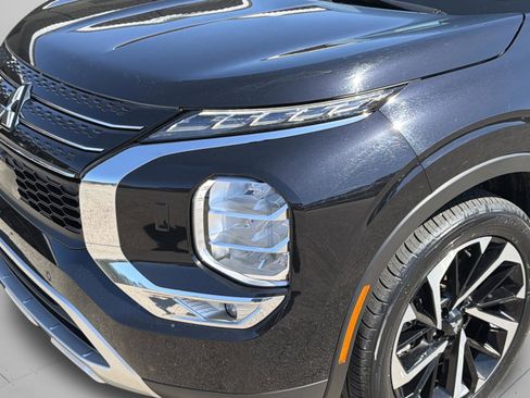 Used 2024 Mitsubishi Outlander SE image 10