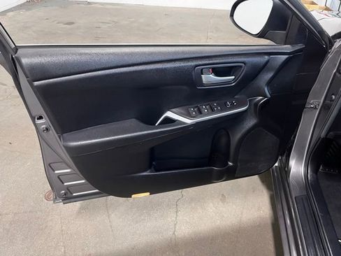 Used 2017 Toyota Camry SE FWD image 24