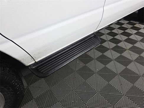 Used 2010 Ford E-350 and Econoline 350 XLT image 9