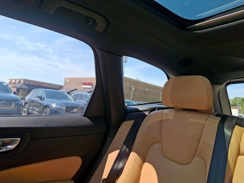 Certified 2024 Volvo XC60 B5 Ultimate w/ Protection Package Premier AWD/4WD image 12