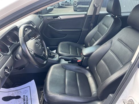 Used 2015 Volkswagen Jetta SE FWD image 12