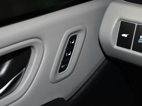 Used 2025 Honda Pilot EX-L image 35