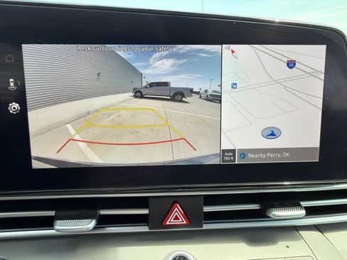 Used 2025 Hyundai Elantra SEL FWD image 37
